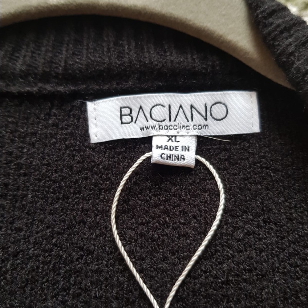 Cardigan - Picture 2 of 5